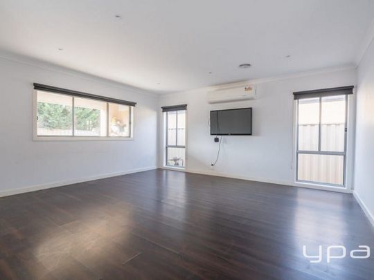 FAMILY HOME! - Photo 1