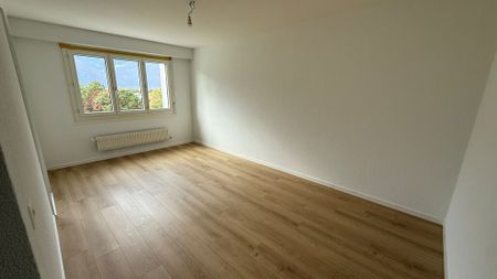 For rent 3.5 room apartment renovated - Photo 2