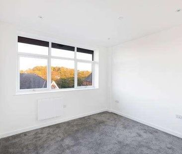 Knoll Road, Surrey, GU15 - Photo 1