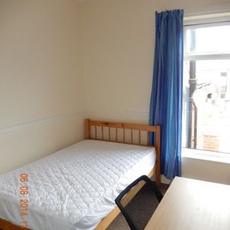 4 Bed Terrace house, Ventnor Street - Photo 1