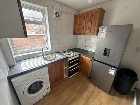 3 bedroom terraced house to rent - Photo 5