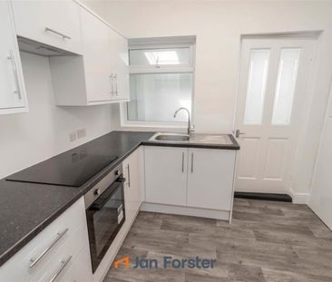 3 Bedroom Bungalow - Semi Detached - Photo 6