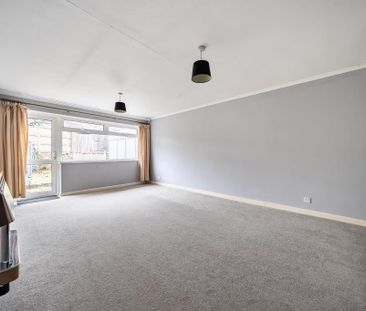 2 bedroom semi-detached bungalow to rent - Photo 2