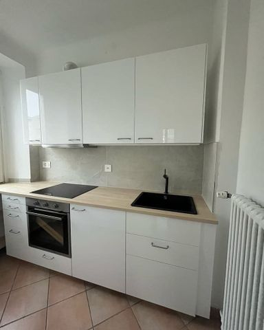 Affascinante Appartamento Di 3 Locali Nel Cuore Di Mendrisio - Photo 3