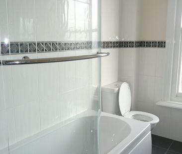 7 Bed Semi-Detached House, Shaftesbury Avenue, SO17 - Photo 6