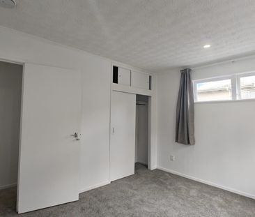 Property Management13A Aralia Road, Sunnynook - House for Rent - Photo 4