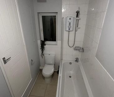 2 bedroom semi-detached house to rent - Photo 3