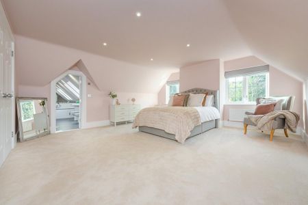 5 bedroom detached house to rent - Photo 4
