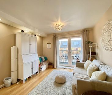 1 bedroom Flat To Let - Photo 2