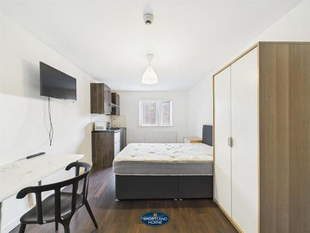 Studio to rent - Photo 3