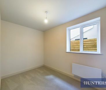 2 bedroom Flat To Let - Photo 3