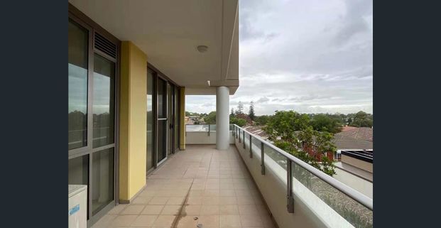 Superbly appointed 1 Bedroom Apartment - Photo 1