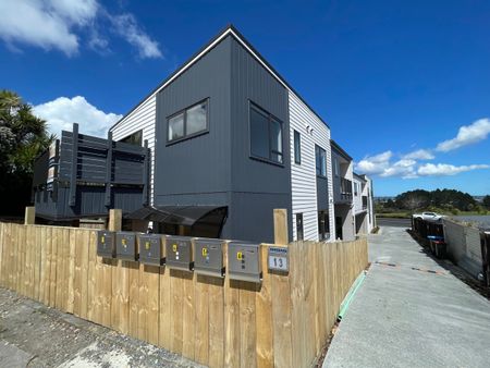 Amazing In Avondale! - Photo 5