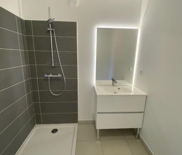 Location Appartement 2 pièces 40m² DECINES CHARPIEU 69150 - Photo 6