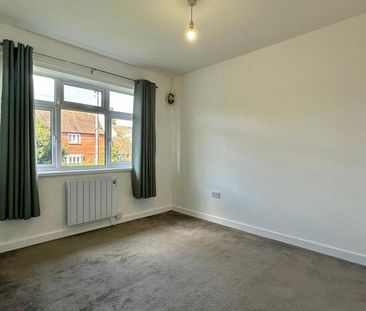 2 bedroom semi-detached bungalow to rent - Photo 4