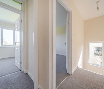 4 bedroom terraced house to rent - Photo 3