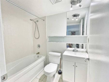 For Lease - 111 Elizabeth Street Unit# 820, Toronto, Ontario - Photo 4