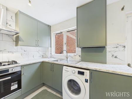 2 bedroom Mid Terraced House - Hatfield, Hertfordshire - Photo 2