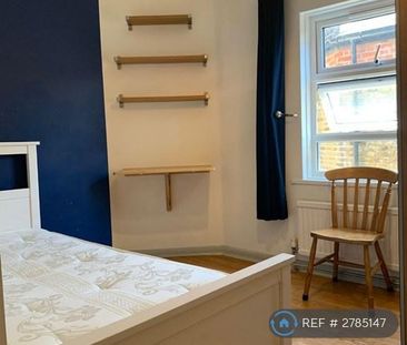 1 bedroom in a flat share to rent - Photo 3