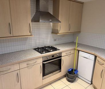 2 bedroom apartment to rent - Photo 4