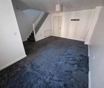 3 bedroom end of terrace house to rent - Photo 4