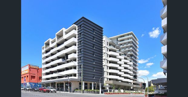 Stylish 2-Bedroom Apartment with Resort-Style Living - Photo 1