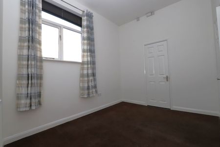 Dundee Lane, Ramsbottom - Photo 2