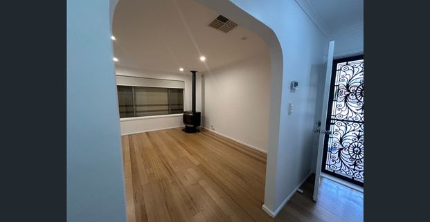 Charming 3-Bedroom Home in Lalor - Photo 1