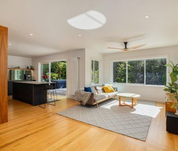 11 Westbourne Road, Murrays Bay - Photo 2