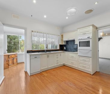 Family Home in the Balwyn North High School Zone - Photo 6