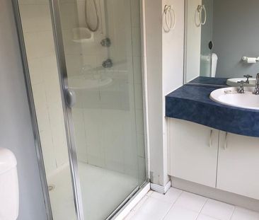 CONVENIENTLY LOCATED TOWNHOUSE - Photo 6