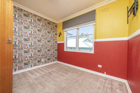 Spacious 4-Bedroom Family Home with Stunning Views – Prime Location! - Photo 5