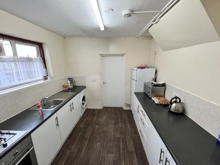 3 bedroom terraced house to rent - Photo 5