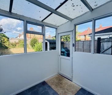 Kings Avenue - Photo 1