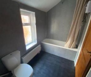 4 bedroom terraced house to rent - Photo 6