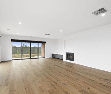 50 Shortridge Dr, Lucas VIC 3350 - Photo 1