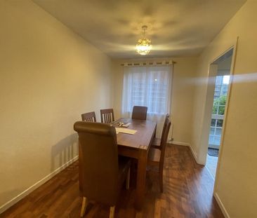 4 Locksley Grange, - Photo 2