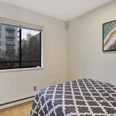 (202)Pet Welcome-Available November 1- Furnished 3 Bedroom @1405 Haro - Photo 3