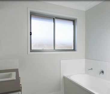 Modern Family Living in the Heart of Pimpama - Photo 6