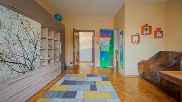 CASA DE INCHIRAT | MIHAI VITEAZUL | PANOURI SOLARE | COMI... - Fotografie 1