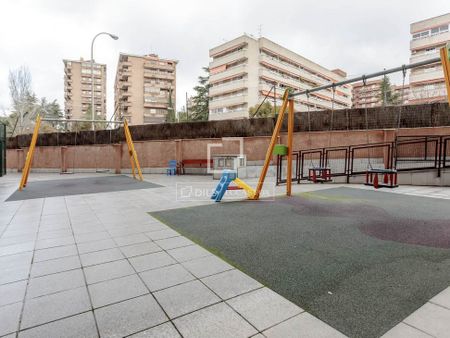 madrid, Community of Madrid 28035 - Photo 3