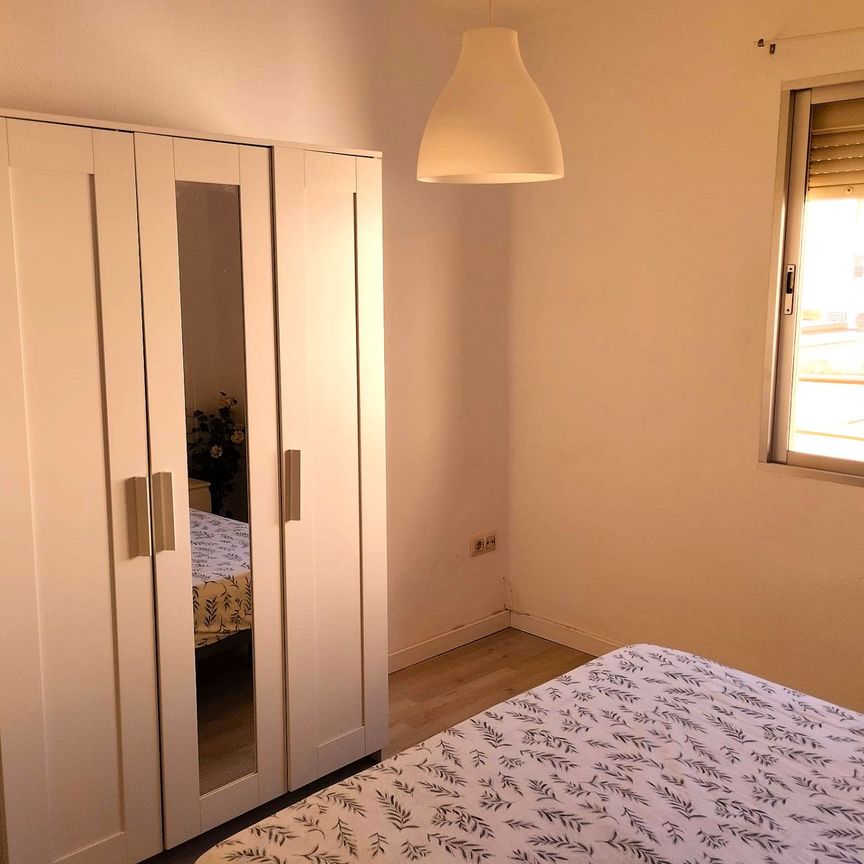 Piso de alquiler en Carrer de Fuerteventura, La Malva-rosa - Photo 1