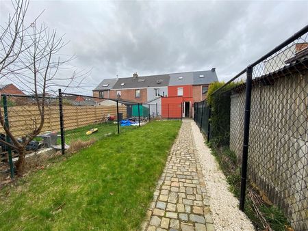 Charmante woning met 2 slaapkamers, tuin en ruime zolder - Foto 2