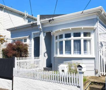 GORGEOUS TWO BEDROOM COTTAGE: - Photo 2