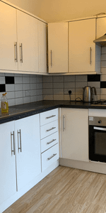 Medium size bedroom close to ilford station £750 pcm - Photo 3