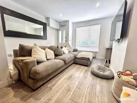 3 bedroom terraced house to rent - Photo 2