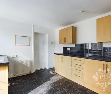 3 bedroom end of terrace house to rent - Photo 5