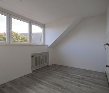 Großzügige 2-Zimmer-Wohnung mit Garage in Verkehrsgünstiger Lage ! - Foto 1