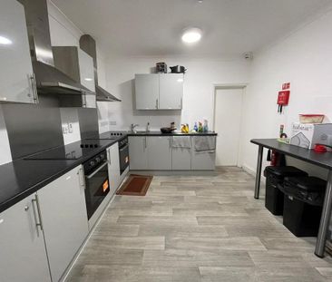 1 bedroom bedsit to rent - Photo 2