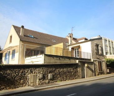 ATYPIQUE F3 AVEC TERRASSE ET PARKING - Photo 1